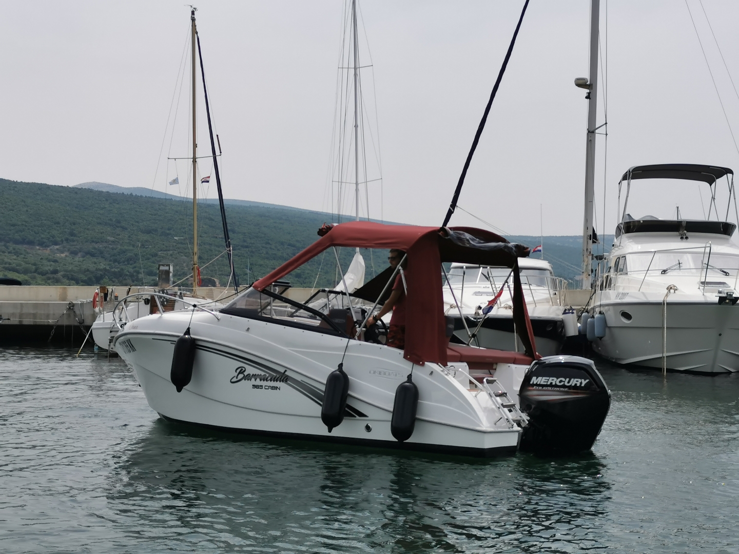 Oki Boat Barracuda 585